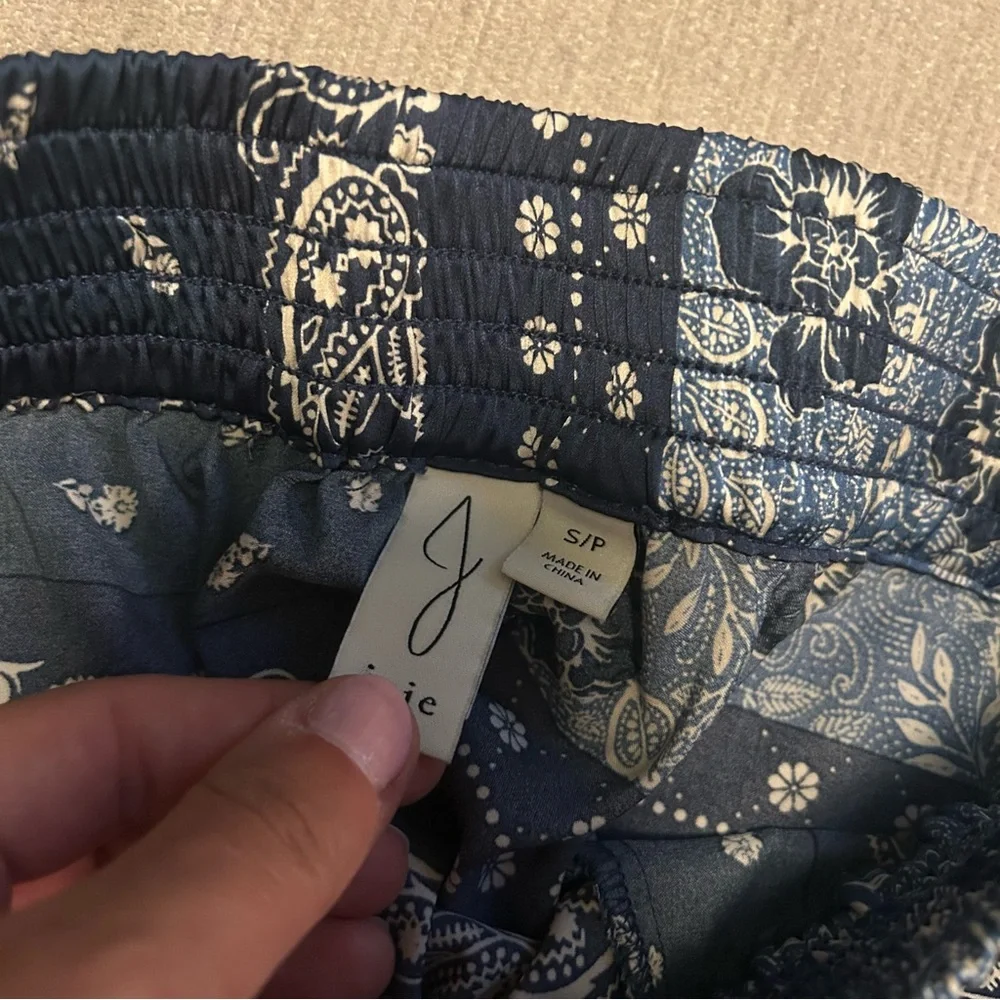 Joie Silky Bandana Pants - Picture 5 of 8